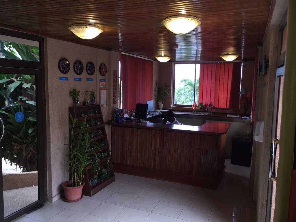 Sir Max Hotel Kumasi Buitenkant foto